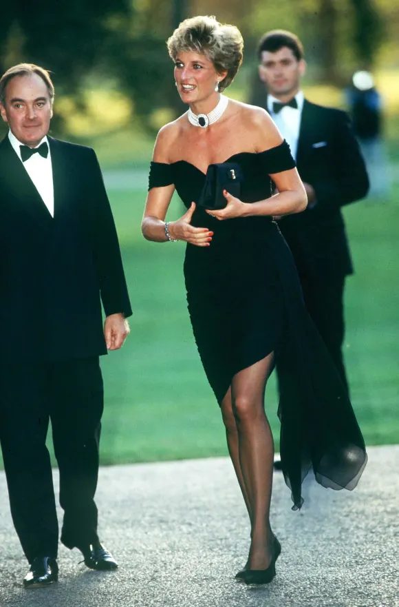 Lady Diana im sogenannten Rache-Kleid im Jahr 1994