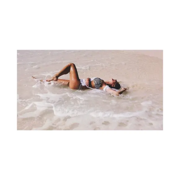 laura wontorra bikini