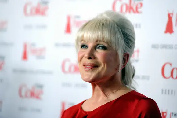 Linda Evans bei einer Fashion-Show in New York 2012