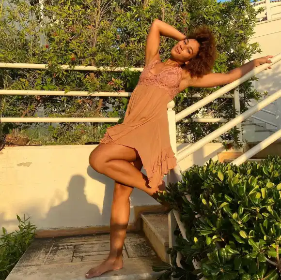 marie mouroum heiß sexy freizügig