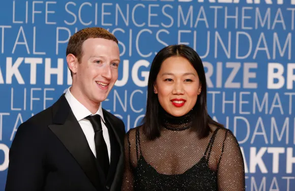Mark Zuckerberg und Priscilla Chan gemeinsam auf dem roten Teppich
