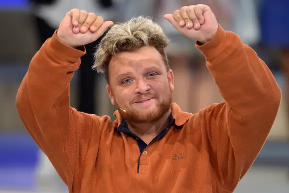 Menowin Fröhlich ist im Herbst 2018 zum fünften Mal Papa geworden