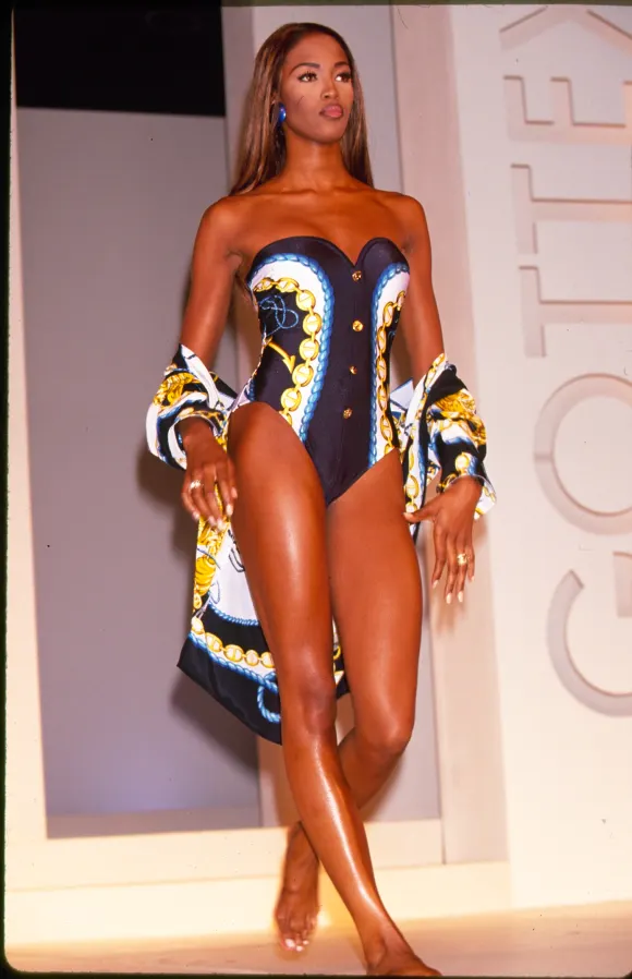 Naomi Campbell ist eine zeitlose Schönheit