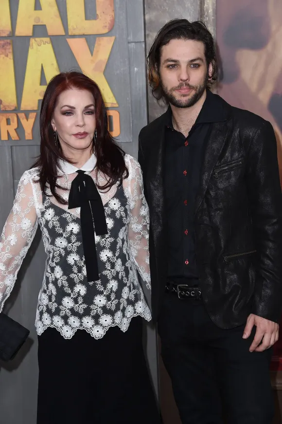 Priscilla Presley und Navarone Garibaldi