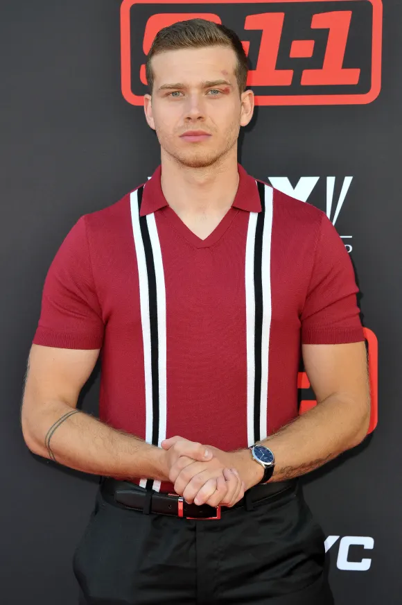 oliver stark 911 notruf la buck evan buckley