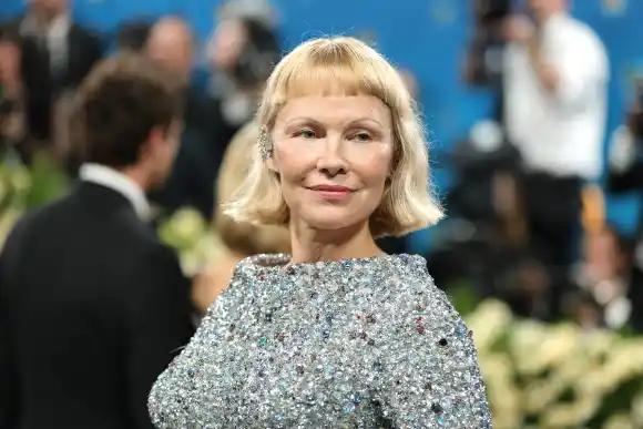 Pamela Anderson neuer Look Met Gala