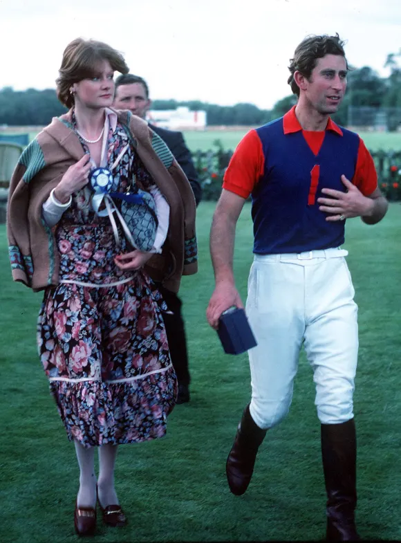 Lady Sarah Spencer und Prince Charles bei einem Polospiel im Jahr 1977.