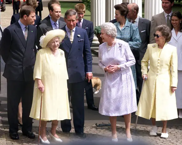 Prinzessin Margaret und Queen Elisabeth II.