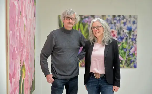 Ralf Dammasch und Nicole Peters bei einer Ausstellung 2023