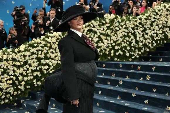 rihanna schwanger met gala 2025