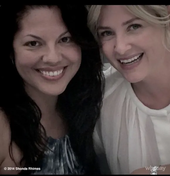Sara Ramirez und Jessica Capshaw machen 2014 gemeinsam ein Selfie