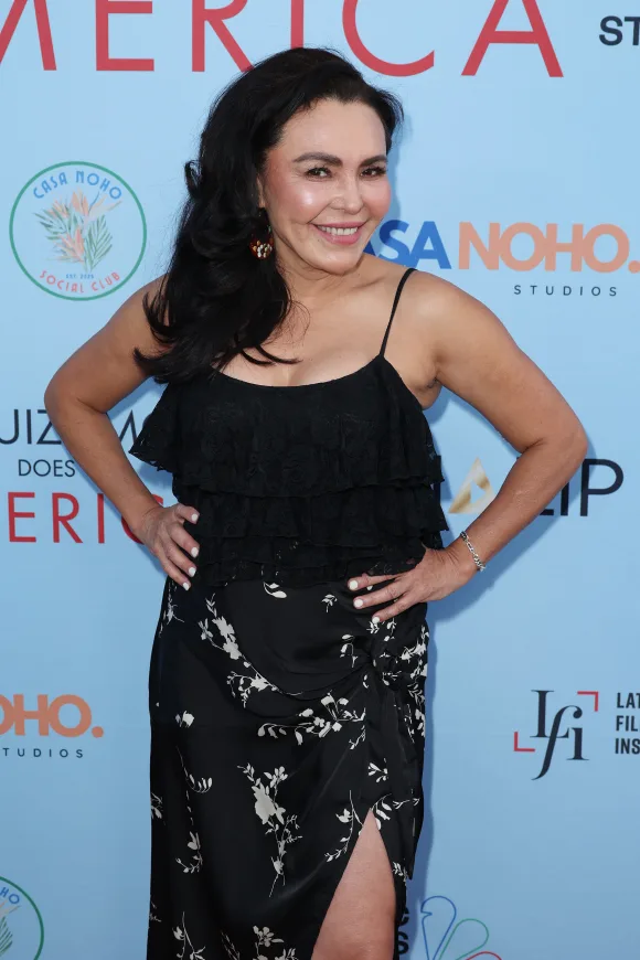 saundra santiago