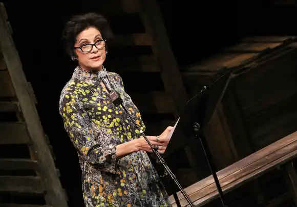 saundra santiago