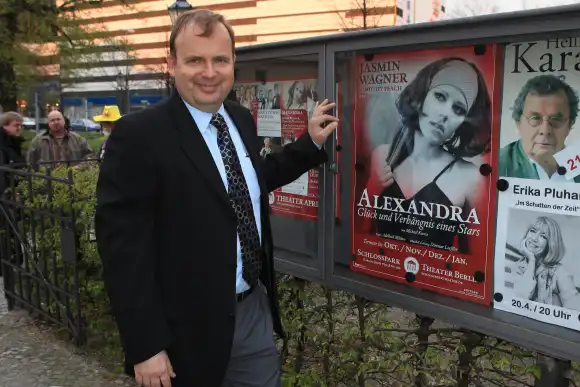 Alexander Skovitan, Sohn der verstorbenen Alexandra