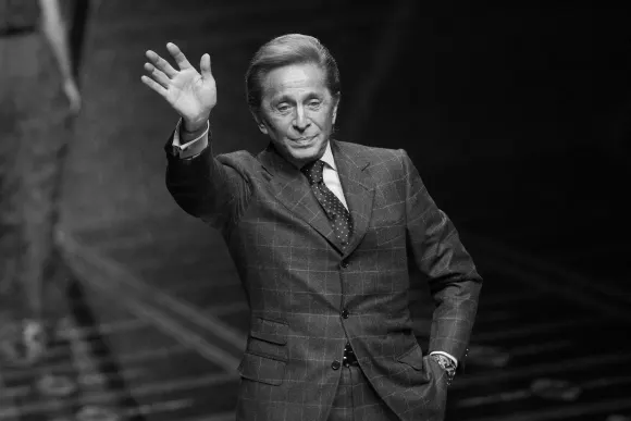 Star-Designer Valentino ist mit 93 Jahren gestorben.