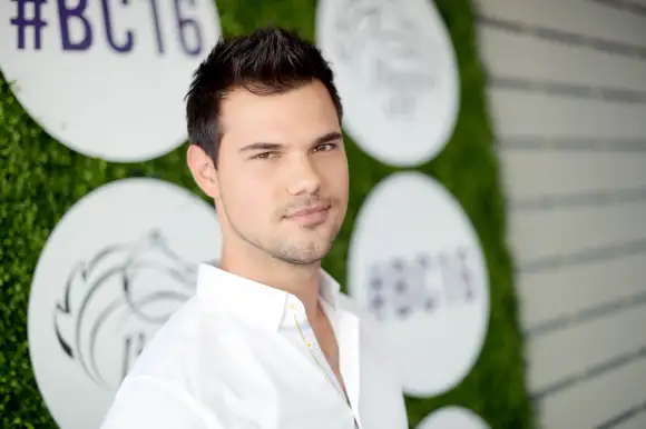 taylor lautner 2016 galopprennen