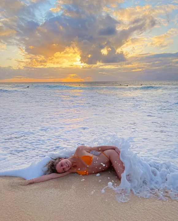 Valentina Pahde im Bikini auf Hawaii am Strand auf Instagram