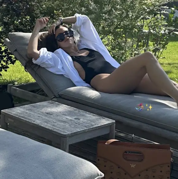 Vanessa Mai badeanzug sexy