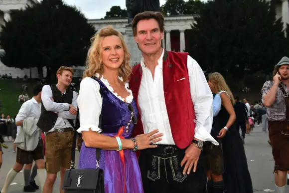 Wiesn Almauftrieb beim Oktoberfest 2025 in Muenchen