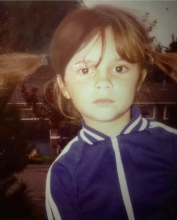 Victoria Beckham postet auf Instagram ein Kinderbild von sich